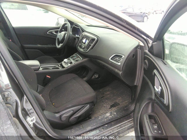 1C3CCCFB1FN683261 Chrysler 200 LX