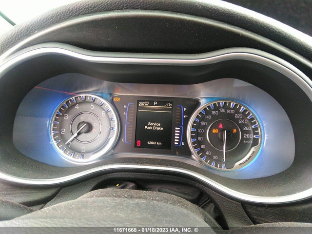 1C3CCCFB1FN683261 Chrysler 200 LX