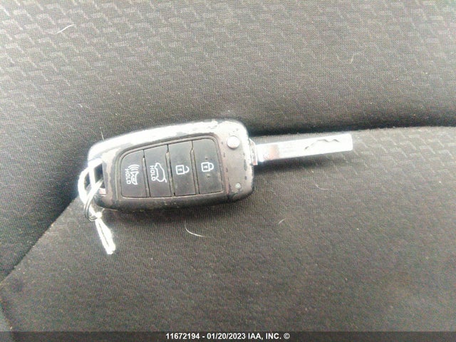 Hyundai ELANTRA GT 2019 KMHH35LE1KU102221 Image 3