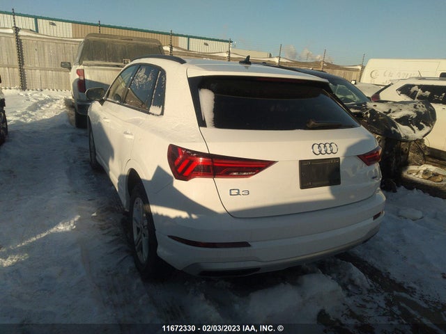 WA1AUCF36M1075629 Audi Q3 Premium 40