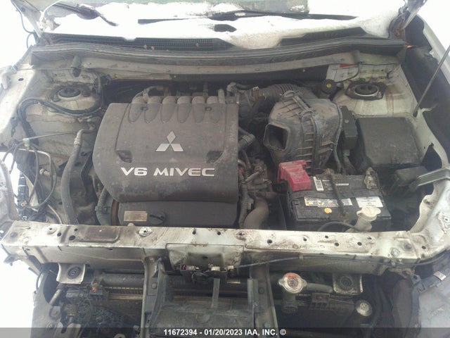 JA4JZ3AX9GZ606758 Mitsubishi Outlander Se/sel