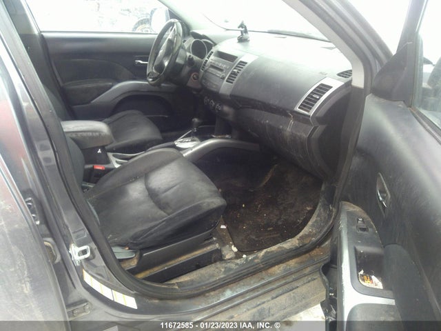 JA4MT31X89Z604727 Mitsubishi Outlander Se