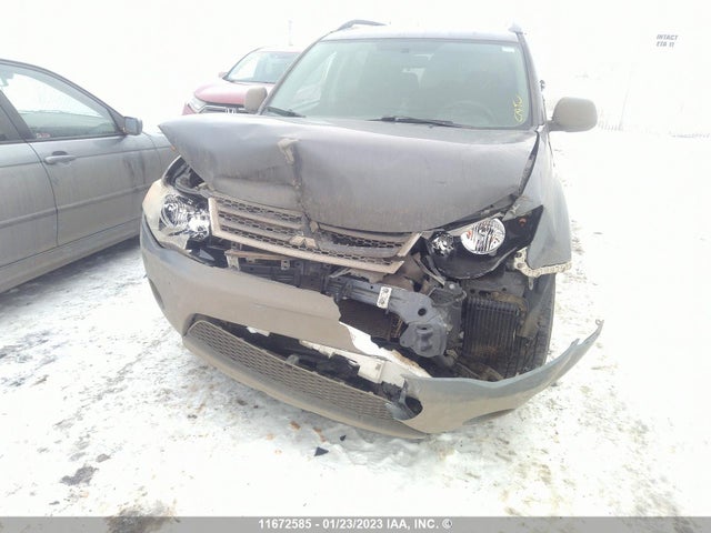 JA4MT31X89Z604727 Mitsubishi Outlander Se