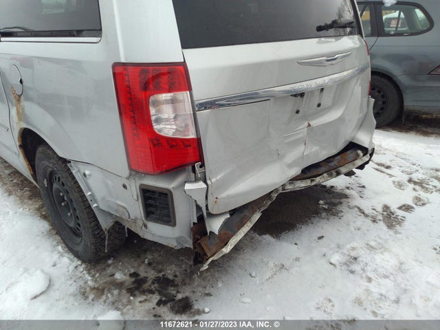 2A4RR8DG4BR694178 Chrysler Town & Country Touring L