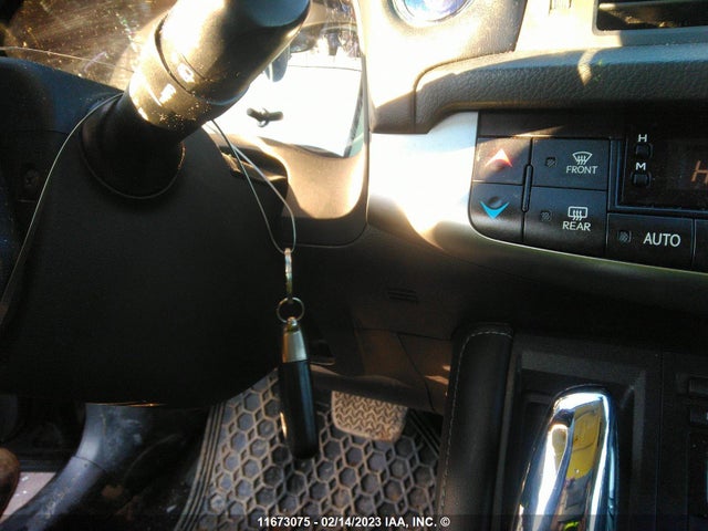 JTHKD5BH5D2136629 Lexus CT 200