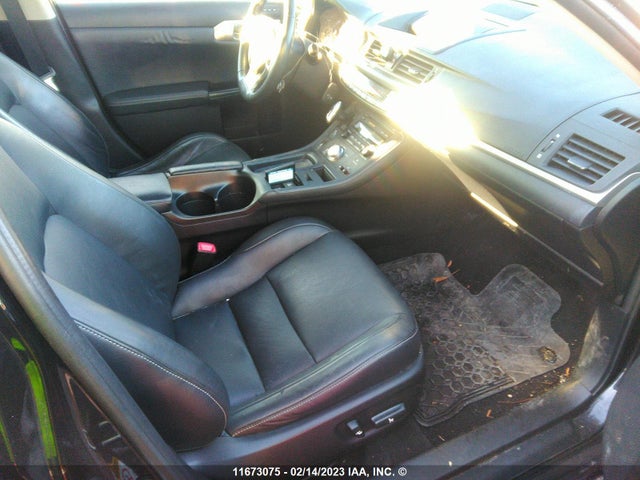 JTHKD5BH5D2136629 Lexus CT 200