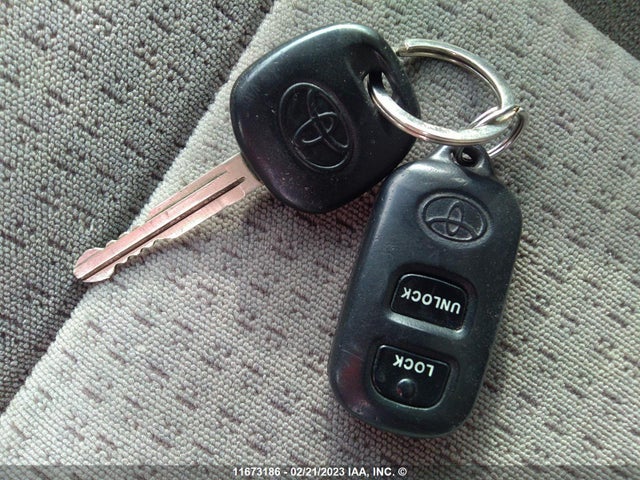 Toyota COROLLA CE/LE/S 2005 2T1BR32E15C852430 Image 3