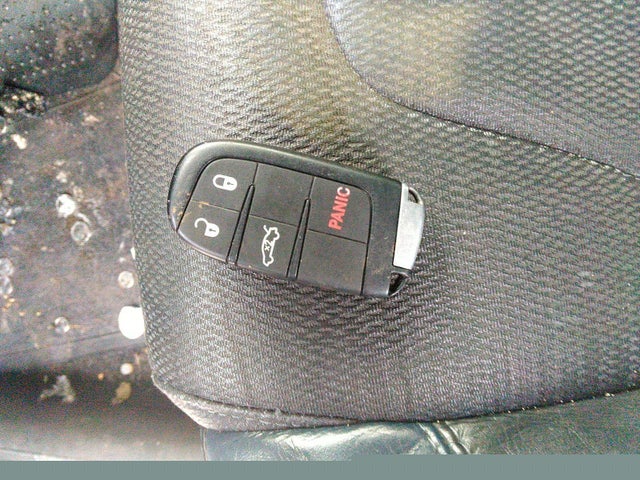 1C3CCCBB0FN617788 Chrysler 200 S