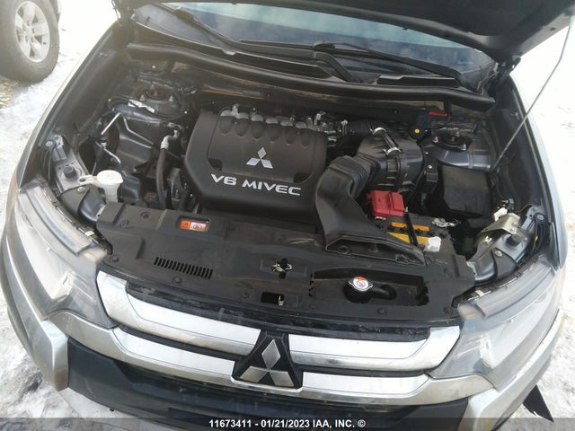 JA4JZ3AX3JZ613387 Mitsubishi Outlander Se/sel