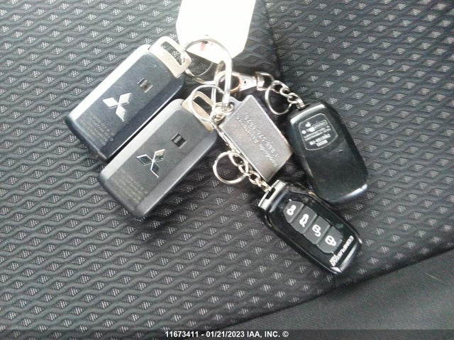 JA4JZ3AX3JZ613387 Mitsubishi Outlander Se/sel