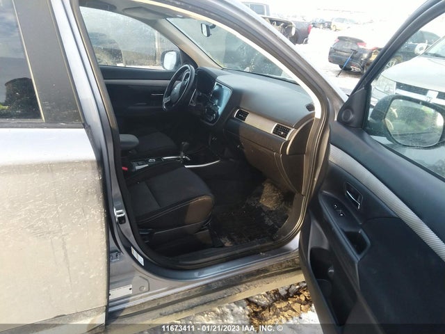 JA4JZ3AX3JZ613387 Mitsubishi Outlander Se/sel