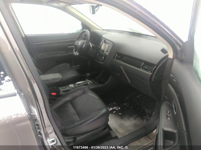 JA4AZ2A35GZ606313 Mitsubishi Outlander Es