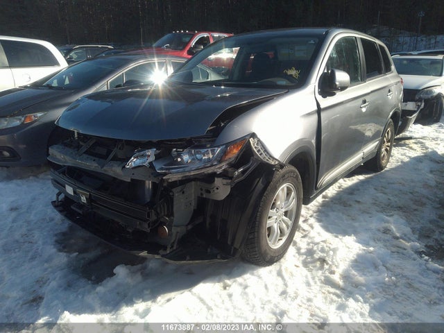 JA4AZ2A38JZ615126 Mitsubishi Outlander Es