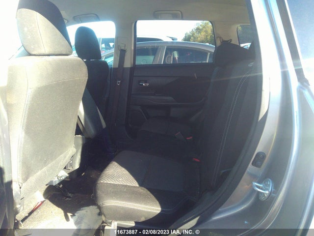 JA4AZ2A38JZ615126 Mitsubishi Outlander Es