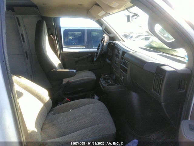 Chevrolet Express G2500 2020 1GCWGBFPXL1172556 Image 5