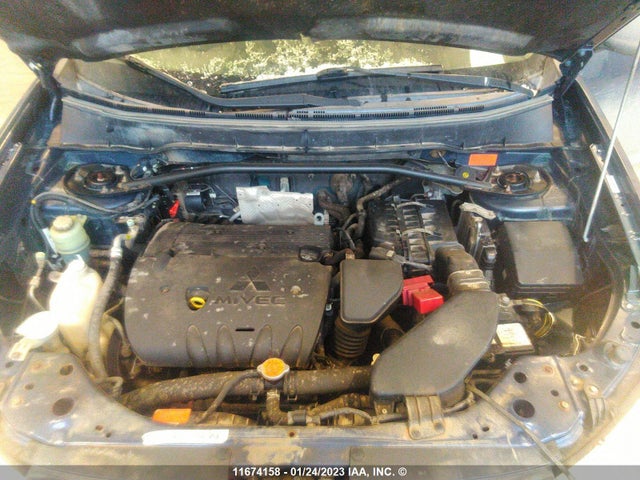 JA4LT21W88Z602147 Mitsubishi Outlander Es