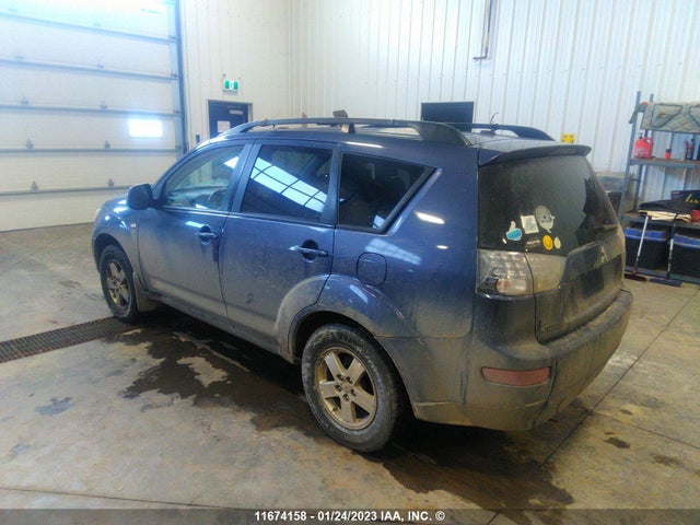 JA4LT21W88Z602147 Mitsubishi Outlander Es