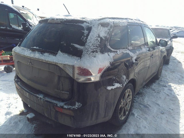 JA4AZ2A32EZ604855 Mitsubishi Outlander Es