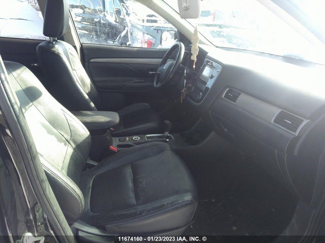 JA4AZ2A32EZ604855 Mitsubishi Outlander Es