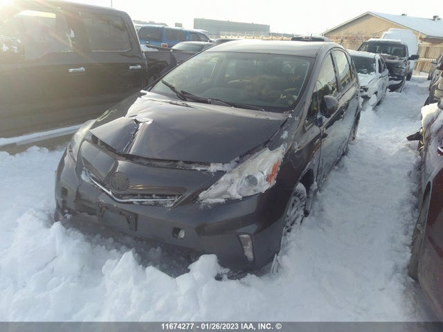 Toyota PRIUS V 2014 JTDZN3EU2E3321419 Image 2