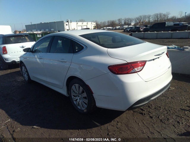 1C3CCCFB5FN632331 Chrysler 200 LX