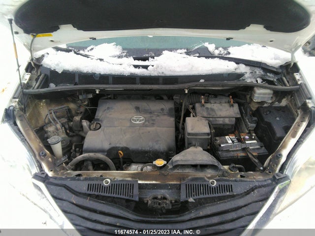 Toyota SIENNA LE 2012 5TDKK3DC5CS215996 Image 12