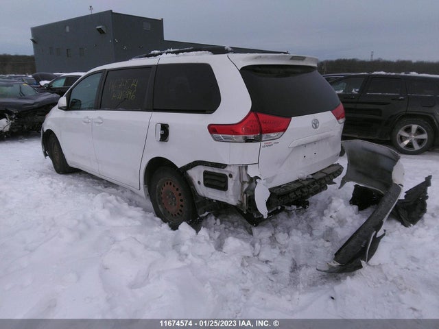Toyota SIENNA LE 2012 5TDKK3DC5CS215996 Image 5