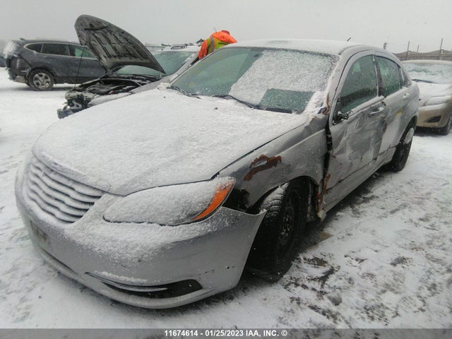 1C3CCBAB8CN296588 Chrysler 200 LX