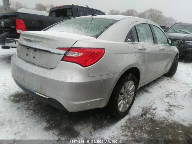 1C3CCBAB8CN296588 Chrysler 200 LX