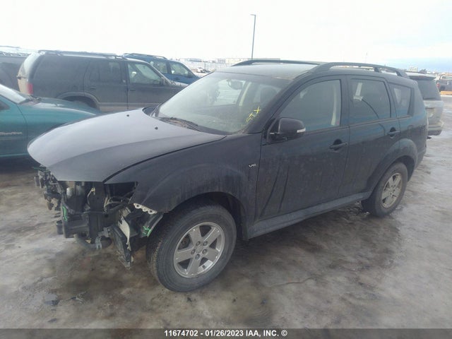 JA4JT3AX9DU602820 Mitsubishi Outlander Se