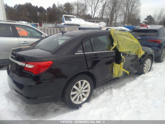1C3CCBAB8EN149724 Chrysler 200