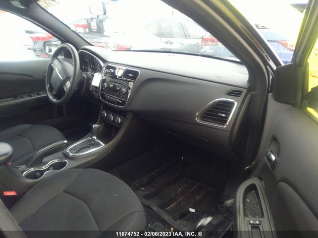 1C3CCBAB8EN149724 Chrysler 200