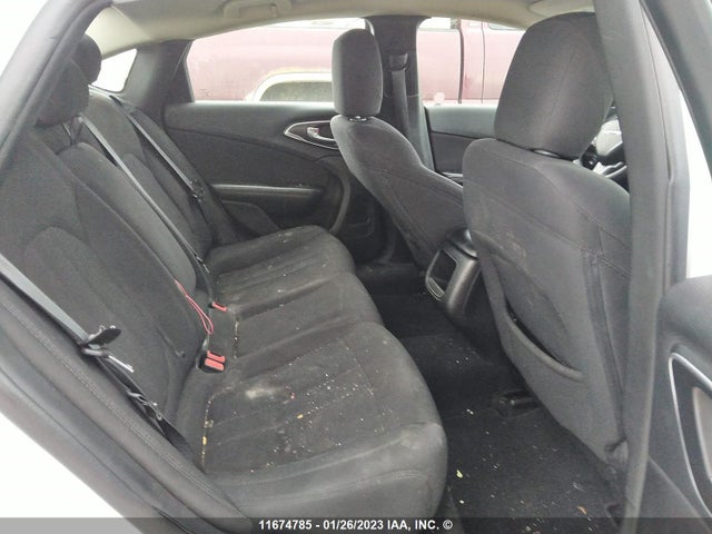 Chrysler 200 LX 2015 1C3CCCFB7FN564680 Image 10