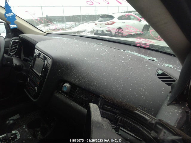 JA4AZ2A33GZ609856 Mitsubishi Outlander Es