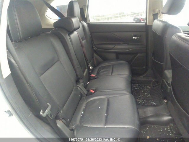 JA4AZ2A33GZ609856 Mitsubishi Outlander Es