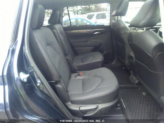 Toyota Highlander Platinum 2022 5TDFZRBH9NS202301 Image 9