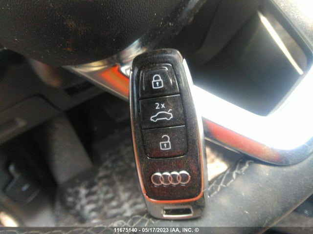WA1DVAF1XMD005997 Audi Q8 Progressiv