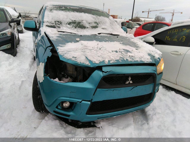 JA4AH3AU4BZ601226 Mitsubishi RVR SE
