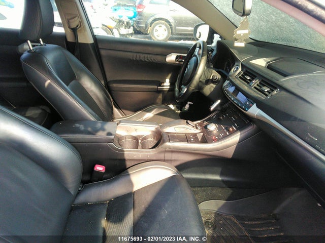 JTHKD5BH7D2158180 Lexus CT 200