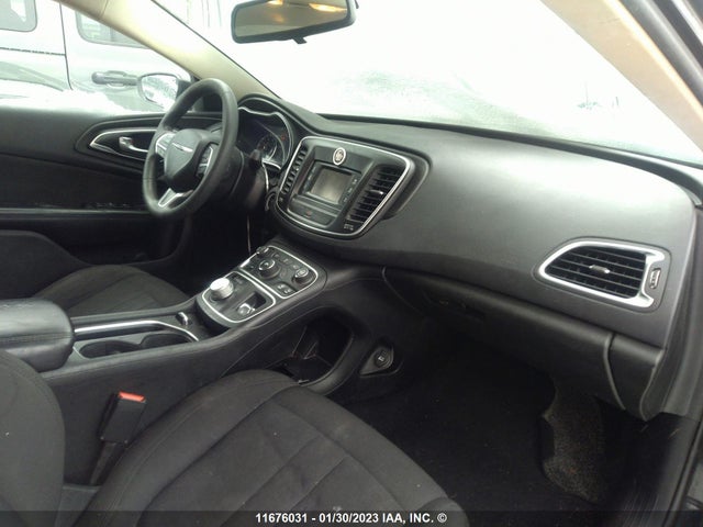 1C3CCCFB4FN647581 Chrysler 200 LX