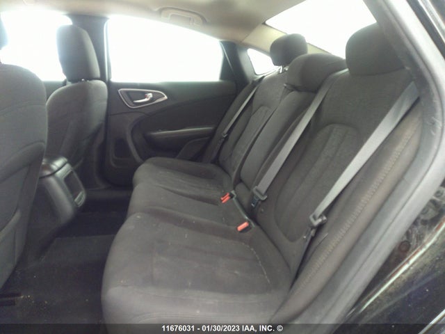 1C3CCCFB4FN647581 Chrysler 200 LX