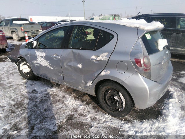 Toyota PRIUS C 2012 JTDKDTB37C1512987 Image 4