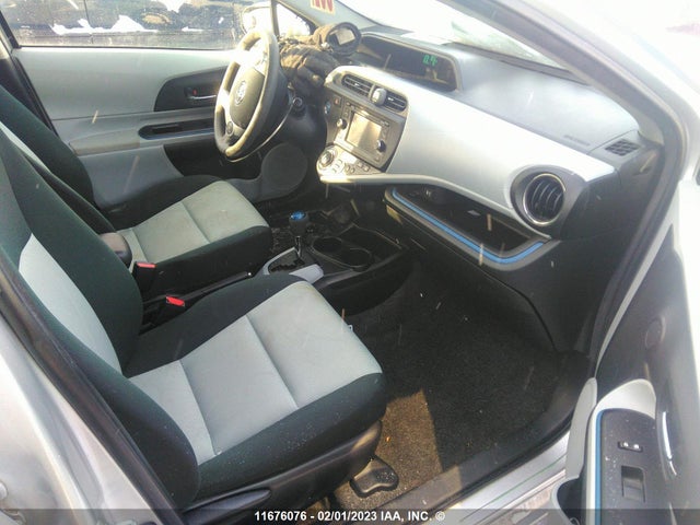 Toyota PRIUS C 2012 JTDKDTB37C1512987 Image 6