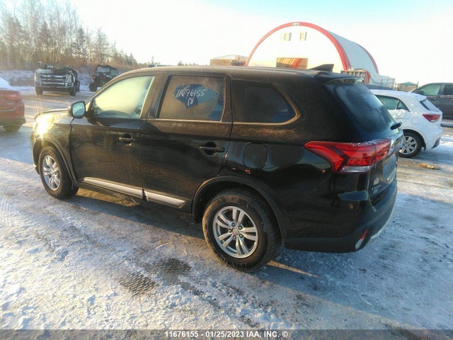 JA4AZ2A37JZ610273 Mitsubishi Outlander Es