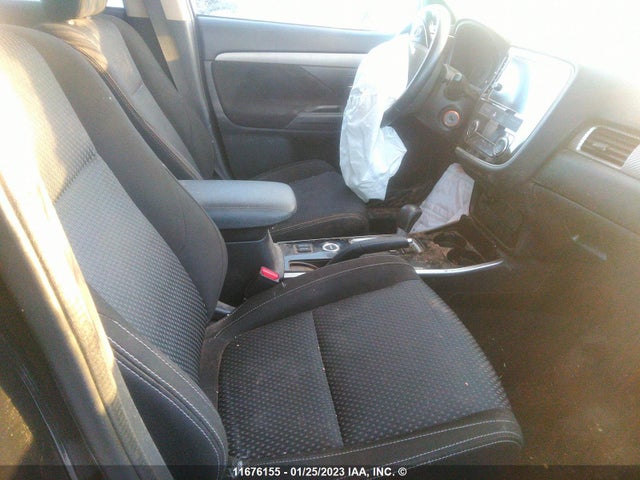 JA4AZ2A37JZ610273 Mitsubishi Outlander Es