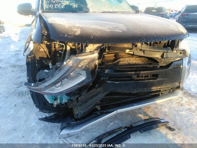 JA4AZ2A37JZ610273 Mitsubishi Outlander Es