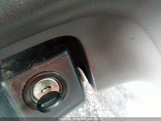 Honda CR-V 1998 JHLRD1858WC804817 Image 3