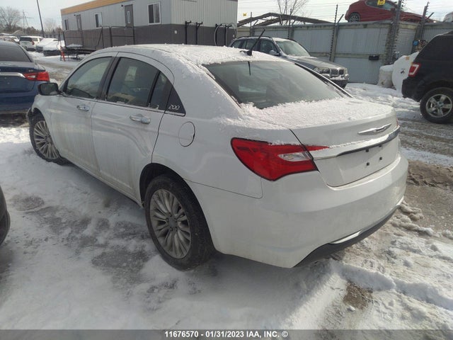 Chrysler 200 Limited 2014 1C3CCBCG2EN178080 Image 3