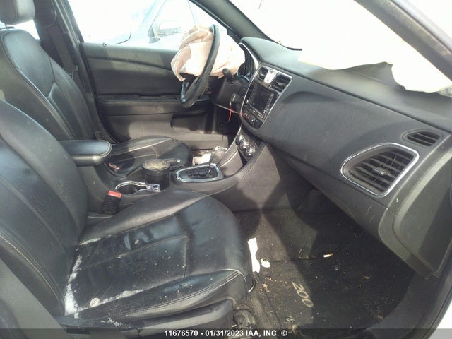 Chrysler 200 Limited 2014 1C3CCBCG2EN178080 Image 5