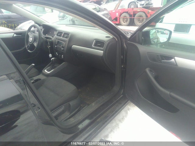 3VWDK7AJ3DM379748 Volkswagen Jetta